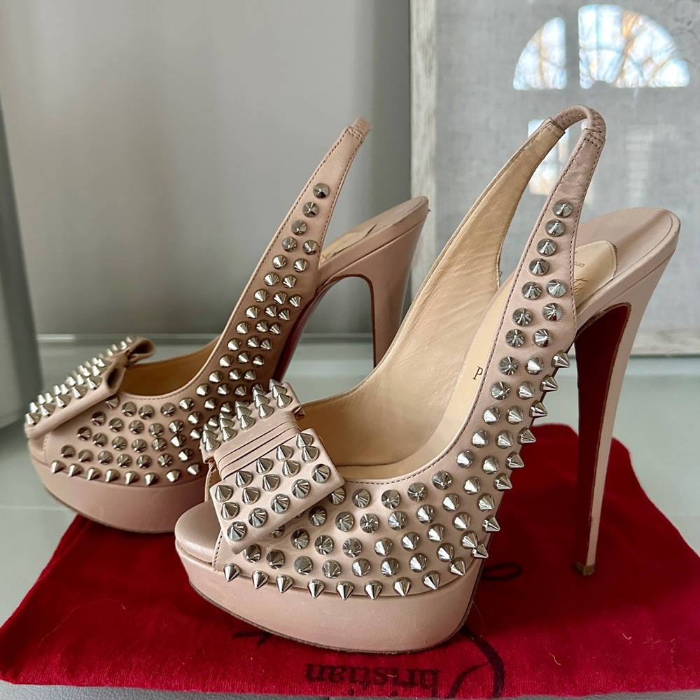 Beautiful Christian Louboutin size 39 Spiked Bow heels